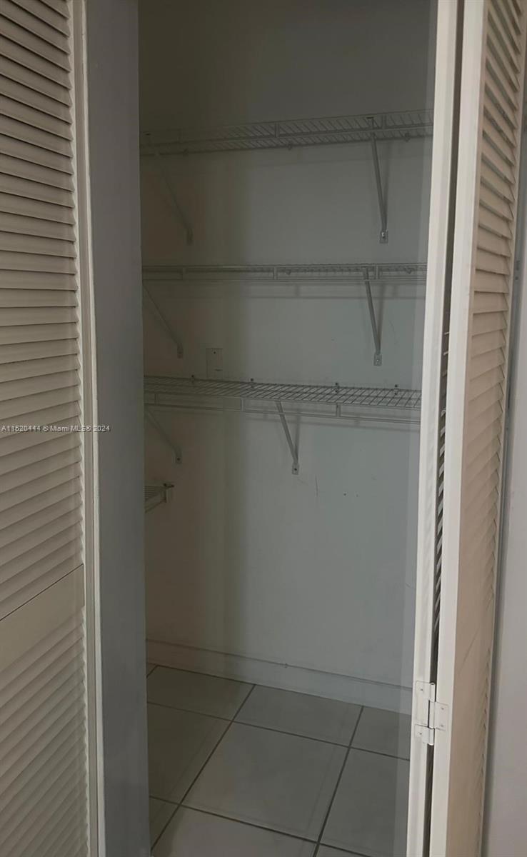 16909 N Bay Rd 1009, Sunny Isles Beach, Florida 33160, 1 Bedroom Bedrooms, ,1 BathroomBathrooms,Residential,For Sale,16909 N Bay Rd 1009,A11520444