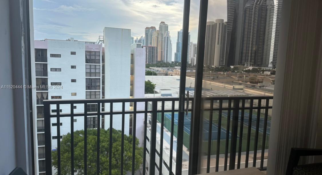 16909 N Bay Rd 1009, Sunny Isles Beach, Florida 33160, 1 Bedroom Bedrooms, ,1 BathroomBathrooms,Residential,For Sale,16909 N Bay Rd 1009,A11520444