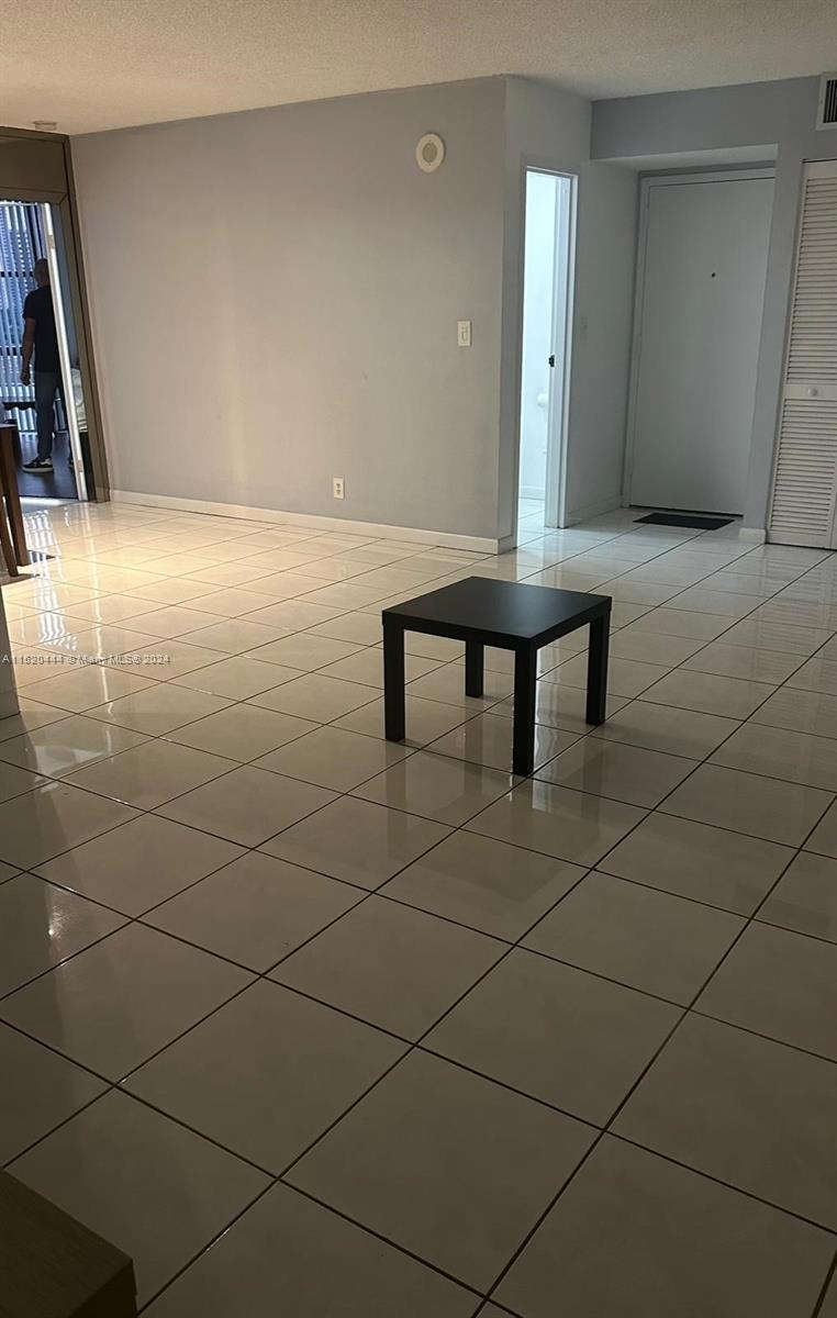 16909 N Bay Rd 1009, Sunny Isles Beach, Florida 33160, 1 Bedroom Bedrooms, ,1 BathroomBathrooms,Residential,For Sale,16909 N Bay Rd 1009,A11520444