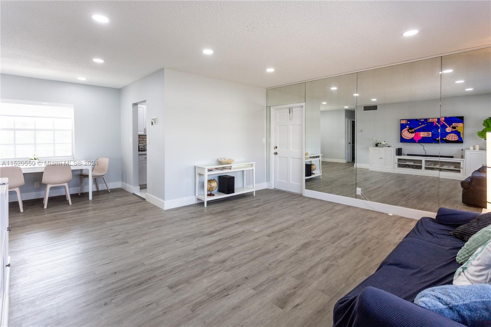 2424 NE 9th St 312, Fort Lauderdale, Florida 33304, 1 Bedroom Bedrooms, ,1 BathroomBathrooms,Residentiallease,For Rent,2424 NE 9th St 312,A11520550