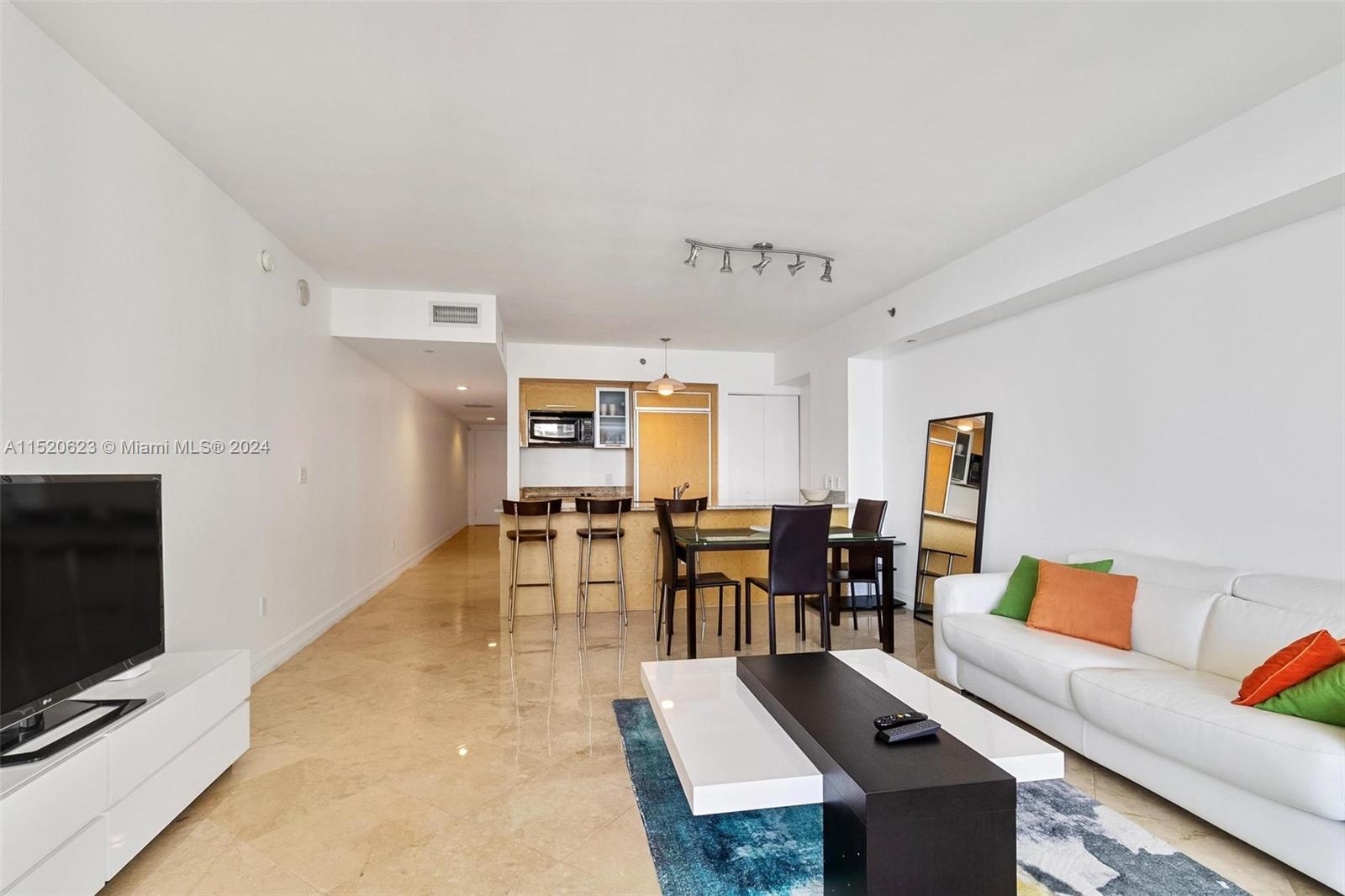 1830 S Ocean Dr 3809, Hallandale Beach, Florida 33009, 1 Bedroom Bedrooms, ,1 BathroomBathrooms,Residential,For Sale,1830 S Ocean Dr 3809,A11520623