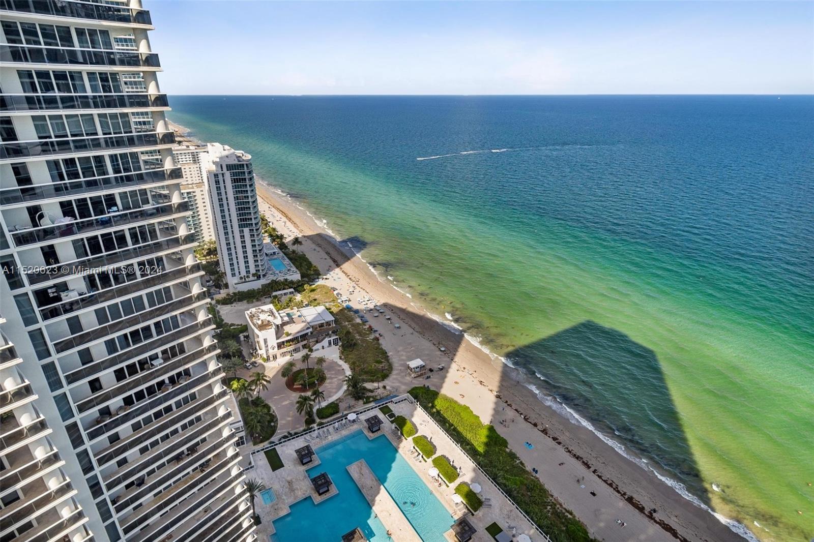 1830 S Ocean Dr 3809, Hallandale Beach, Florida 33009, 1 Bedroom Bedrooms, ,1 BathroomBathrooms,Residential,For Sale,1830 S Ocean Dr 3809,A11520623