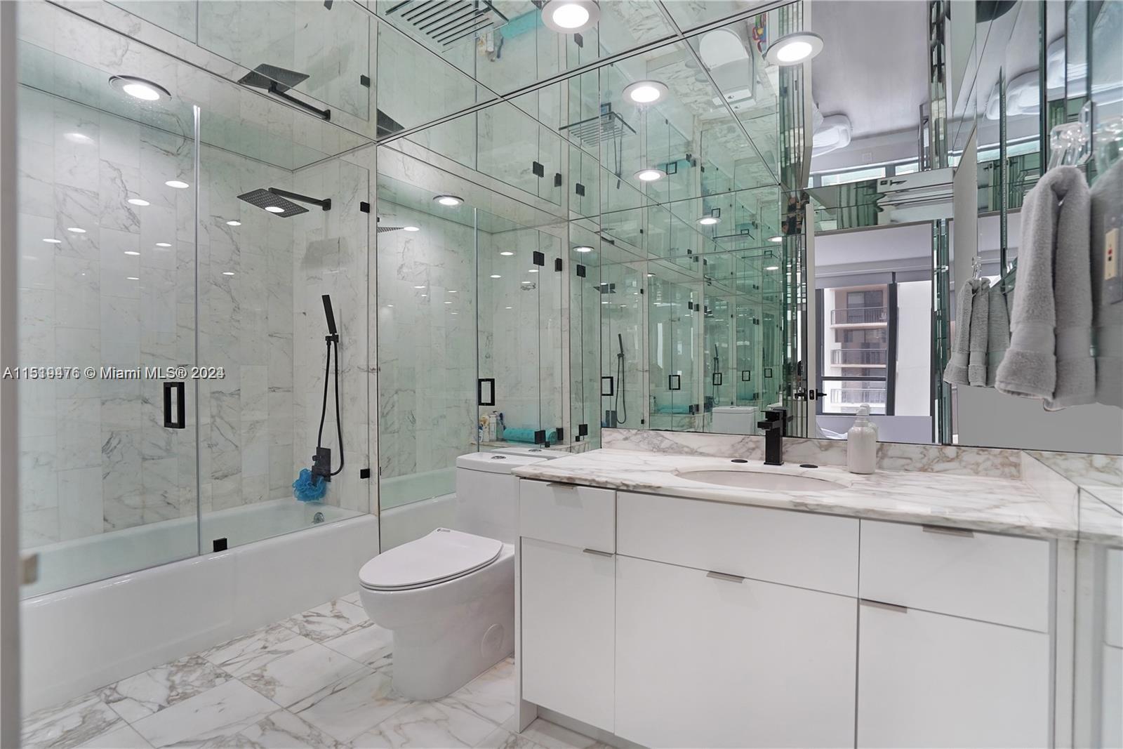 10155 Collins Ave 406, Bal Harbour, Florida 33154, 2 Bedrooms Bedrooms, ,3 BathroomsBathrooms,Residentiallease,For Rent,10155 Collins Ave 406,A11519476