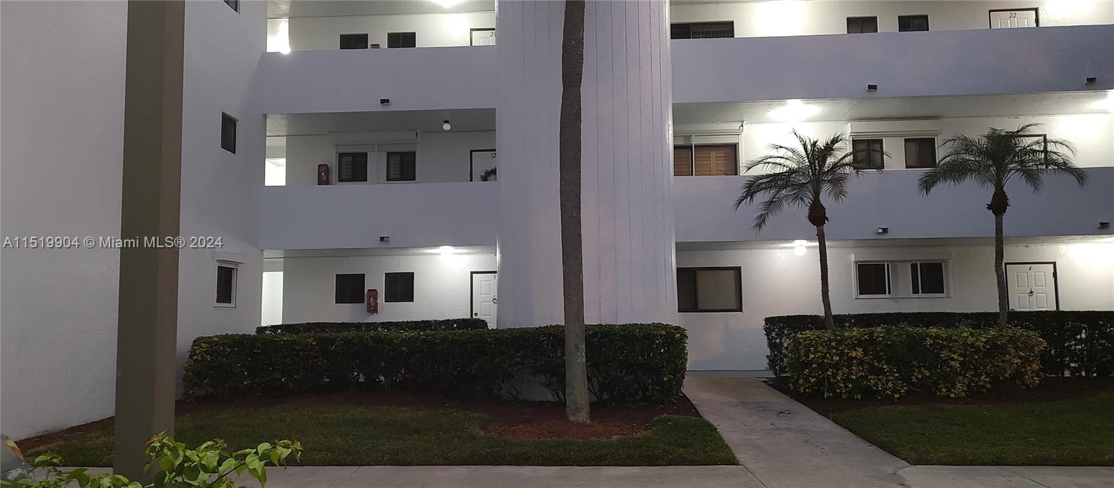 1430 Sheridan St 27G, Hollywood, Florida 33020, 2 Bedrooms Bedrooms, ,2 BathroomsBathrooms,Residential,For Sale,1430 Sheridan St 27G,A11519904