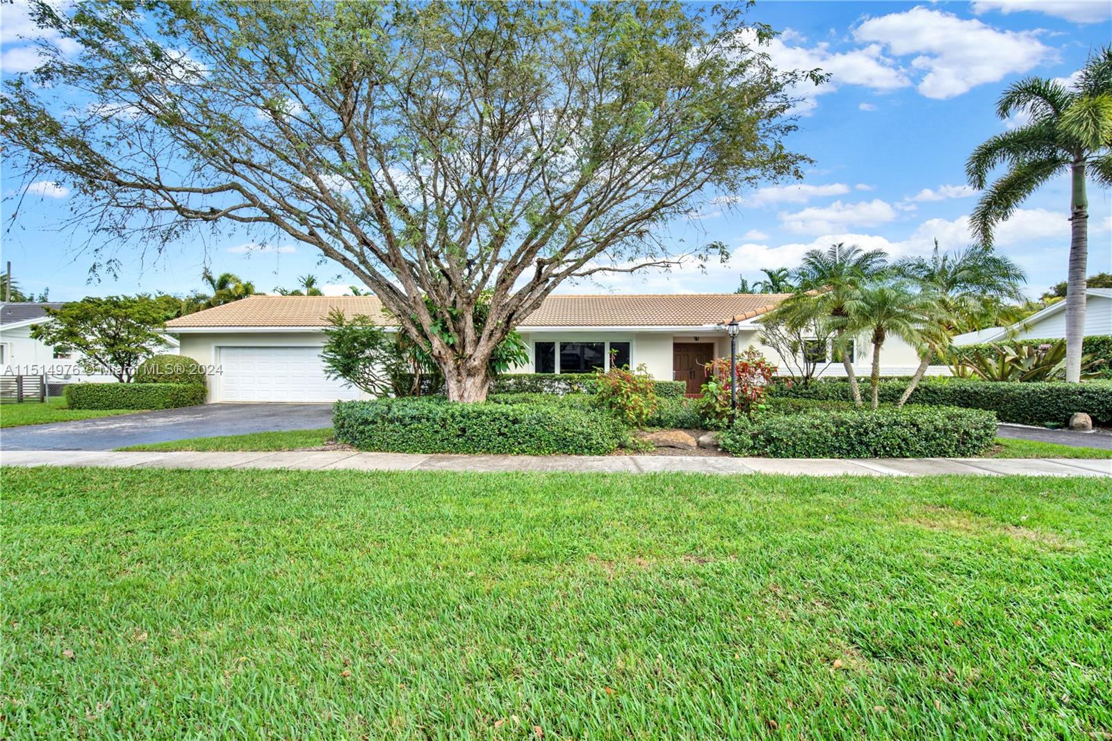 13221 SW 72nd Ave  For Sale A11514976, FL