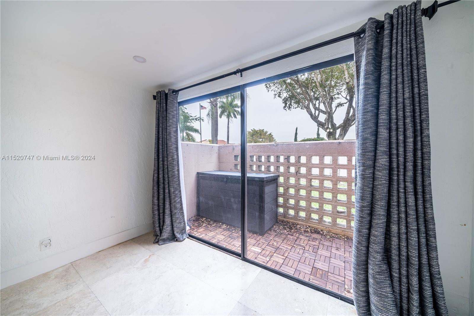 10237 NW 9th St Cir 102-4, Miami, Florida 33172, 2 Bedrooms Bedrooms, ,2 BathroomsBathrooms,Residentiallease,For Rent,10237 NW 9th St Cir 102-4,A11520747