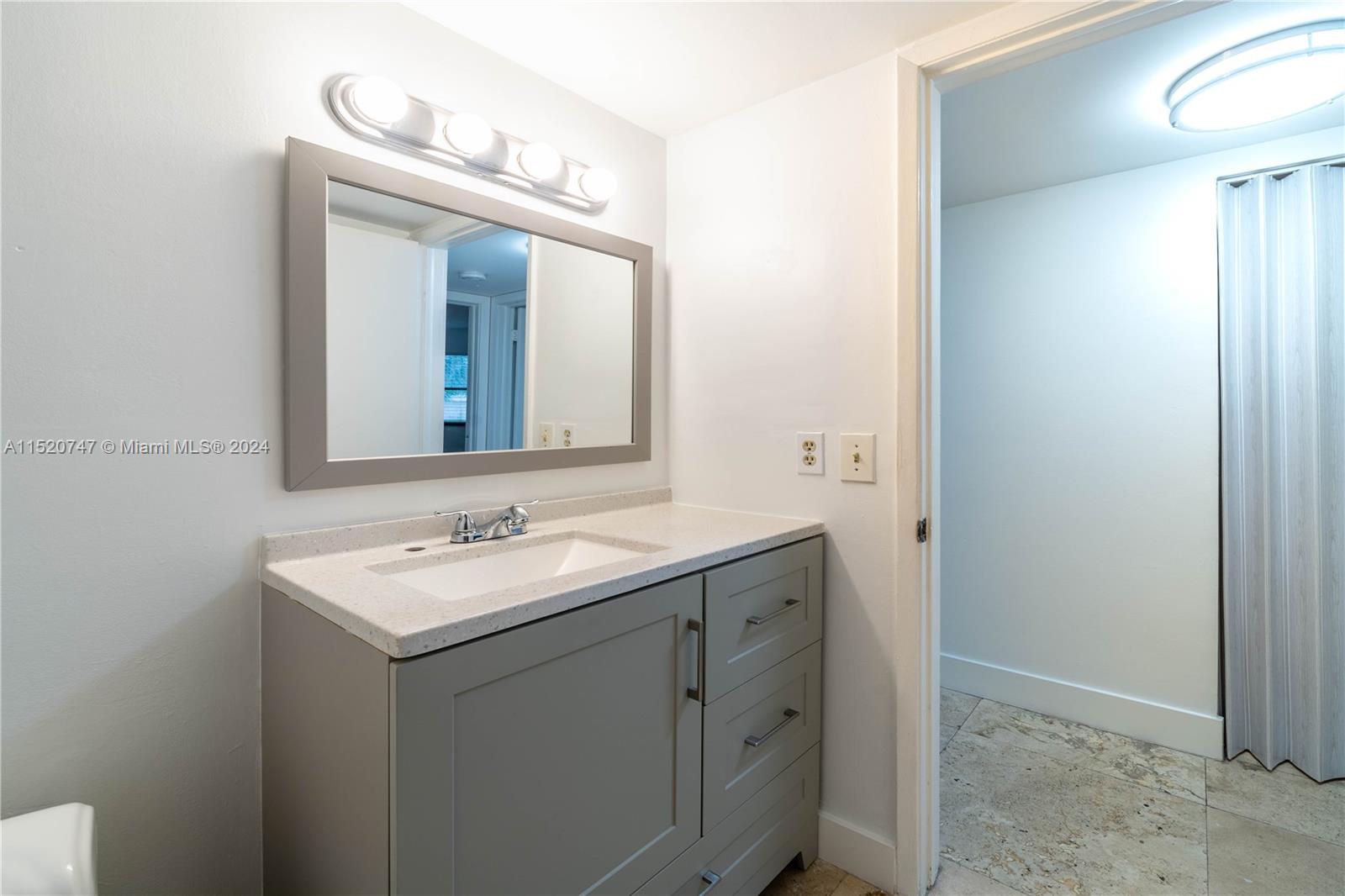 10237 NW 9th St Cir 102-4, Miami, Florida 33172, 2 Bedrooms Bedrooms, ,2 BathroomsBathrooms,Residentiallease,For Rent,10237 NW 9th St Cir 102-4,A11520747