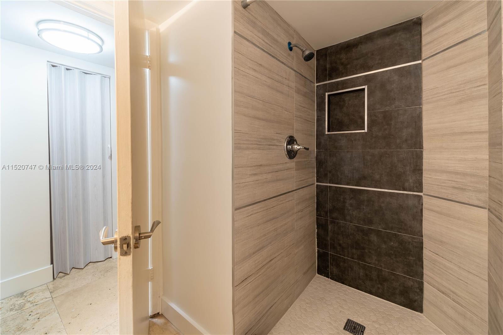 10237 NW 9th St Cir 102-4, Miami, Florida 33172, 2 Bedrooms Bedrooms, ,2 BathroomsBathrooms,Residentiallease,For Rent,10237 NW 9th St Cir 102-4,A11520747