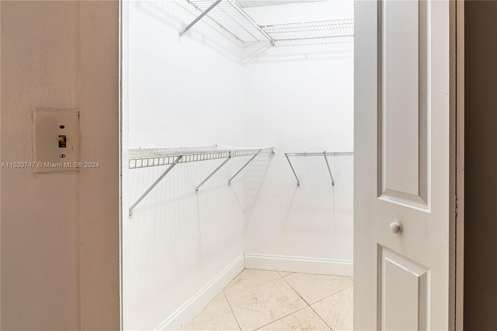 10237 NW 9th St Cir 102-4, Miami, Florida 33172, 2 Bedrooms Bedrooms, ,2 BathroomsBathrooms,Residentiallease,For Rent,10237 NW 9th St Cir 102-4,A11520747