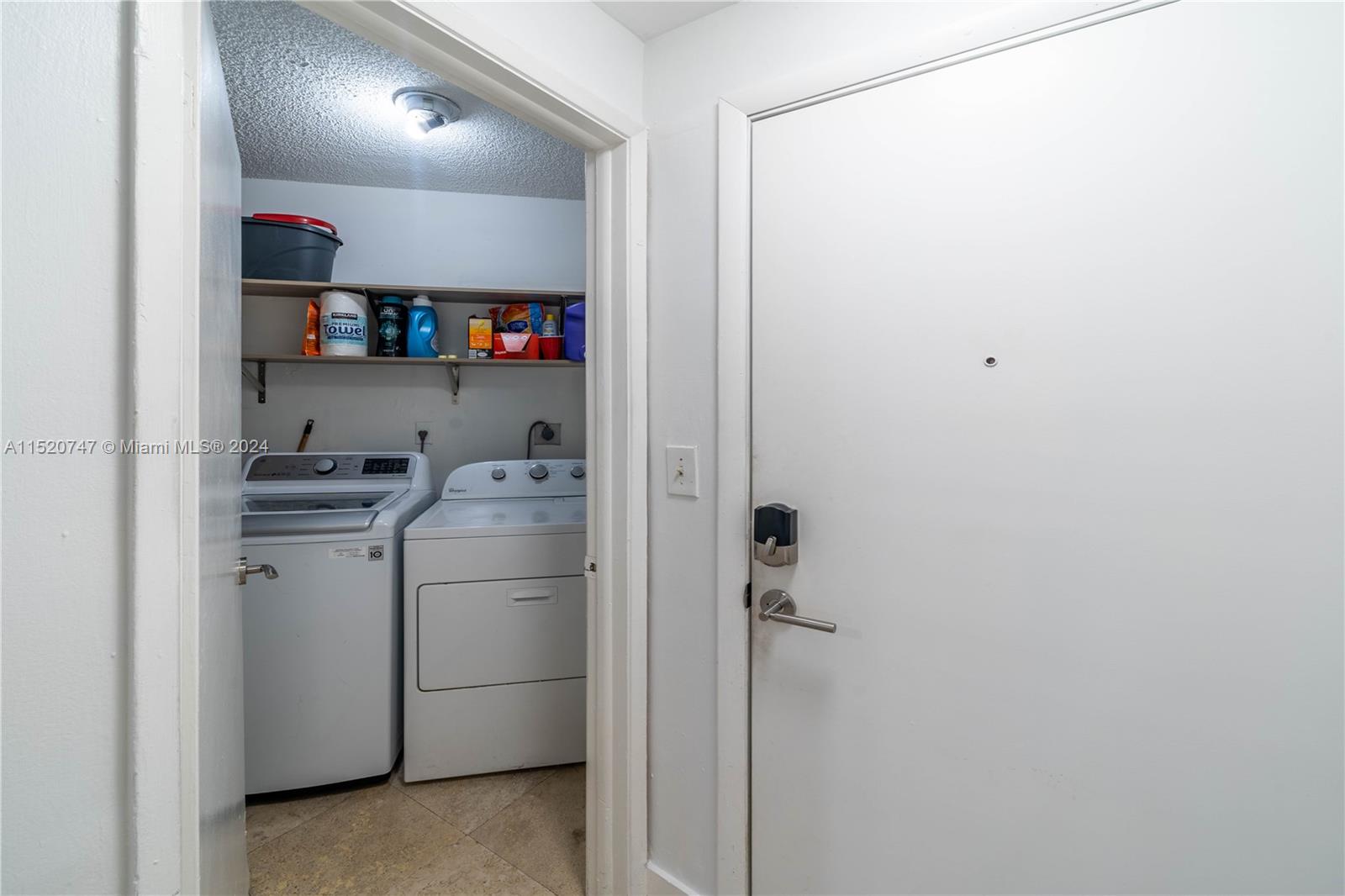 10237 NW 9th St Cir 102-4, Miami, Florida 33172, 2 Bedrooms Bedrooms, ,2 BathroomsBathrooms,Residentiallease,For Rent,10237 NW 9th St Cir 102-4,A11520747