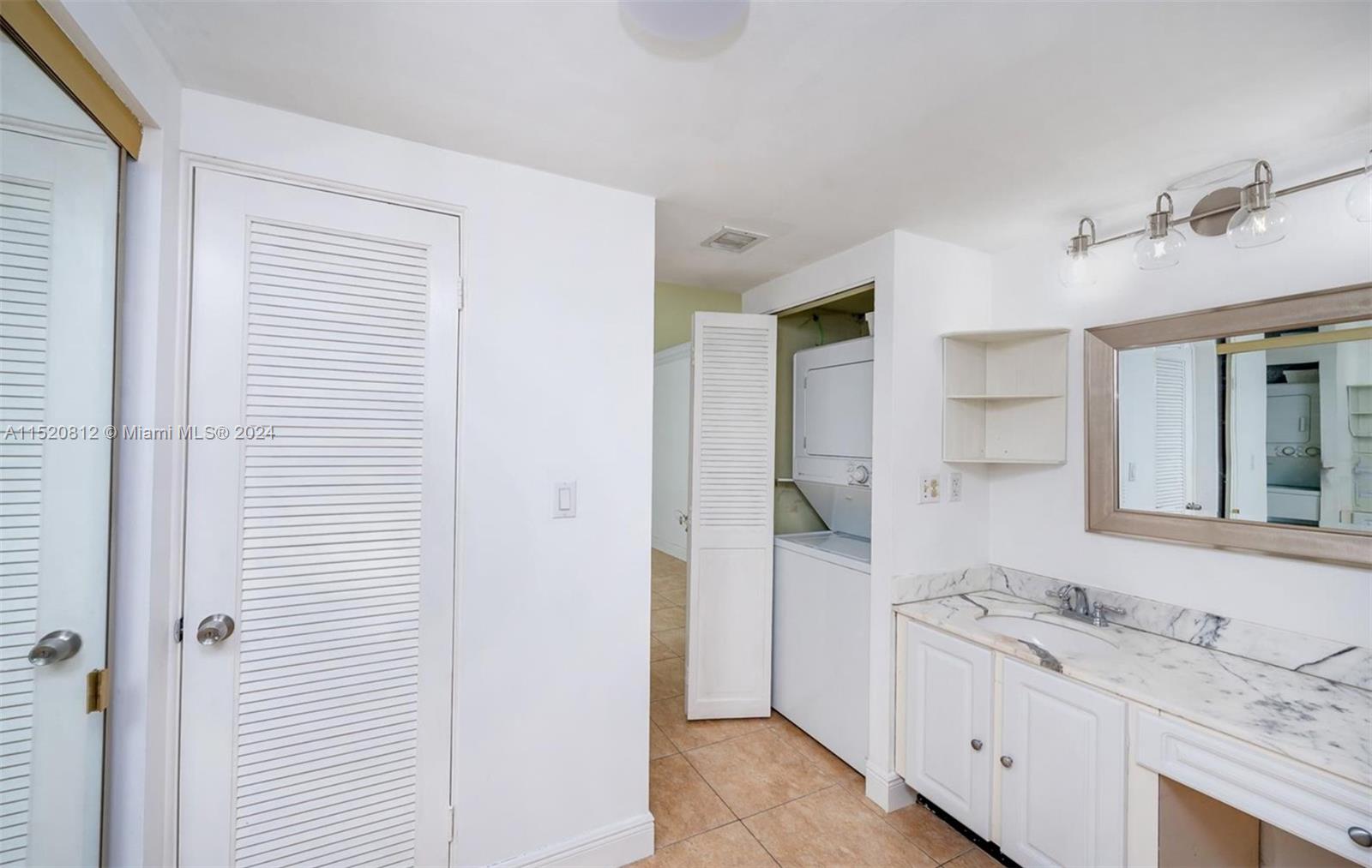 177 Ocean Lane Dr 206, Key Biscayne, Florida 33149, 2 Bedrooms Bedrooms, ,2 BathroomsBathrooms,Residential,For Sale,177 Ocean Lane Dr 206,A11520812