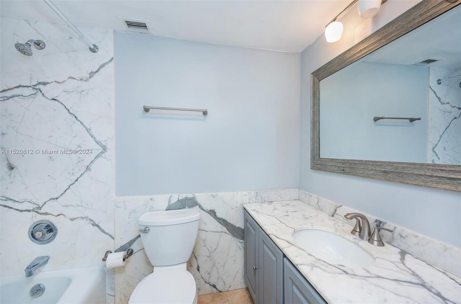 177 Ocean Lane Dr 206, Key Biscayne, Florida 33149, 2 Bedrooms Bedrooms, ,2 BathroomsBathrooms,Residential,For Sale,177 Ocean Lane Dr 206,A11520812