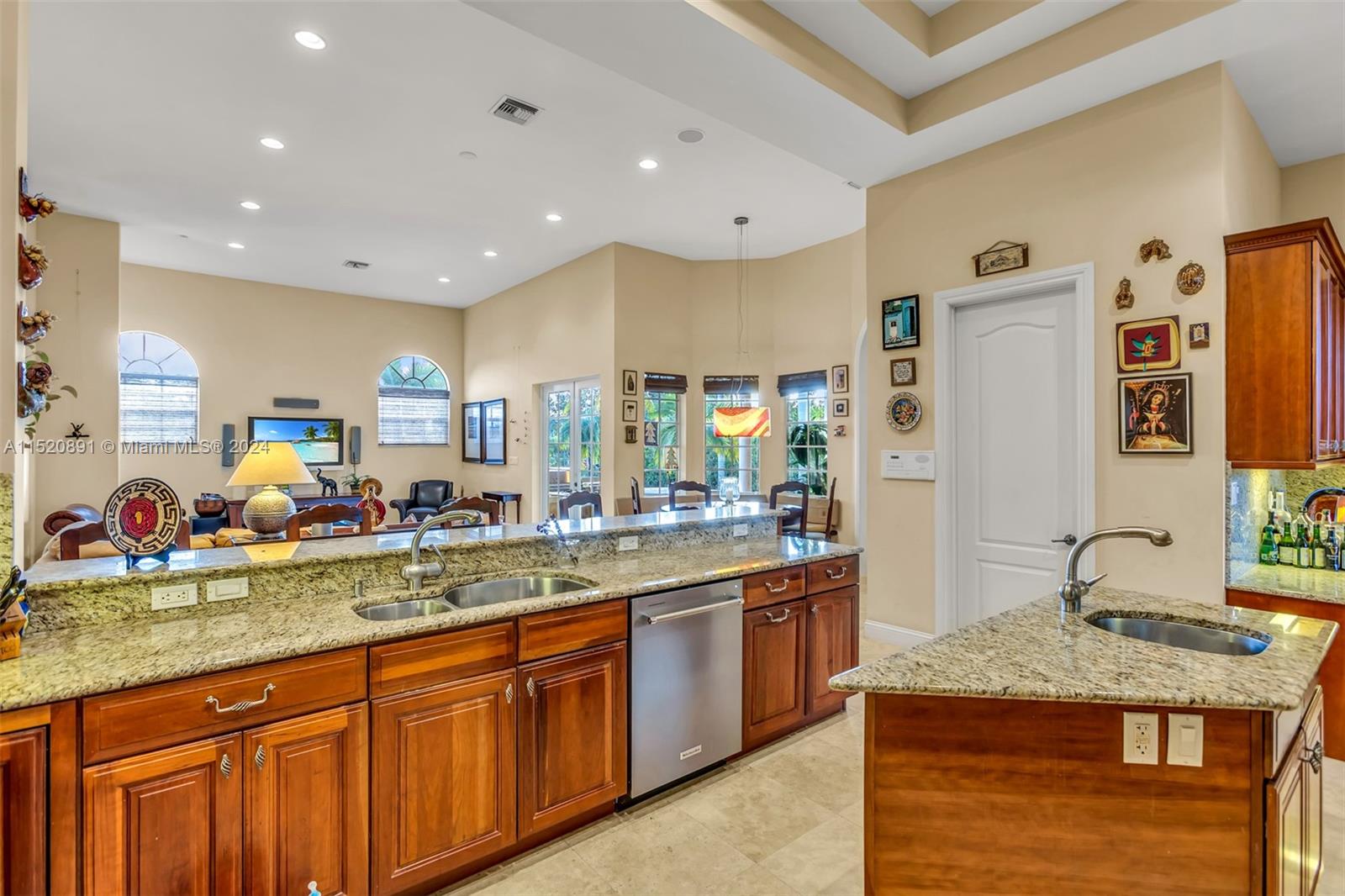 11200 NW 15th St 0, Plantation, Florida 33323, 7 Bedrooms Bedrooms, ,6 BathroomsBathrooms,Residentiallease,For Rent,11200 NW 15th St 0,A11520891