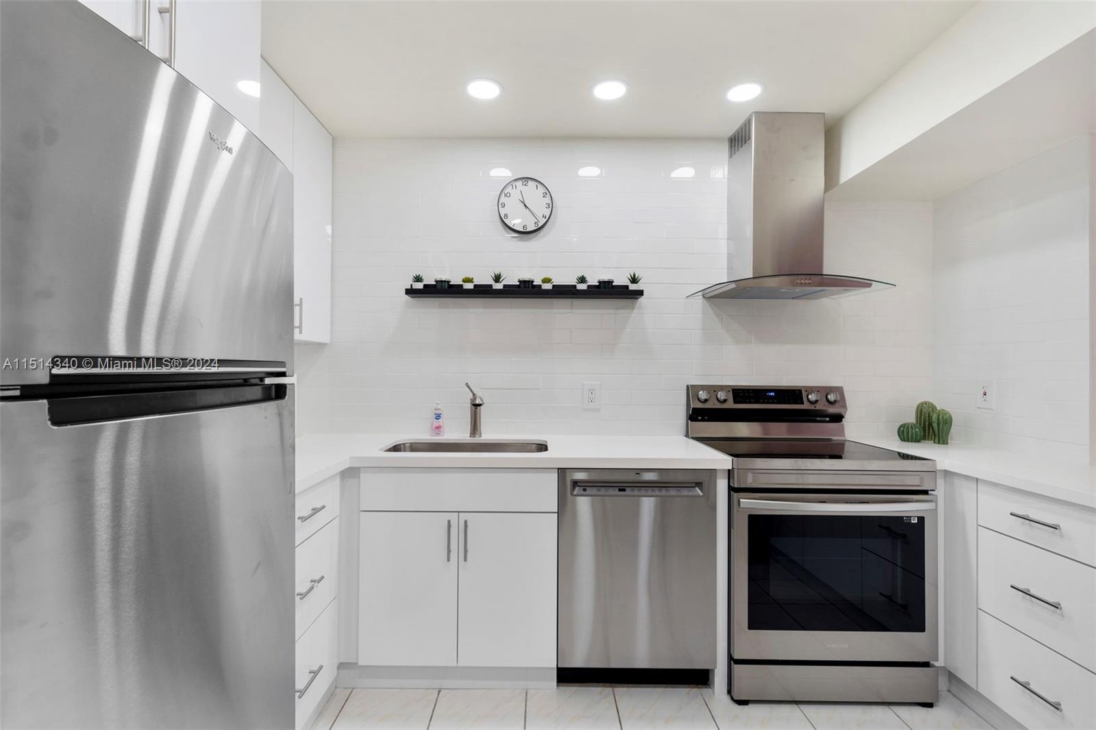 2401 S Ocean Dr 304, Hollywood, Florida 33019, 2 Bedrooms Bedrooms, ,2 BathroomsBathrooms,Residential,For Sale,2401 S Ocean Dr 304,A11514340