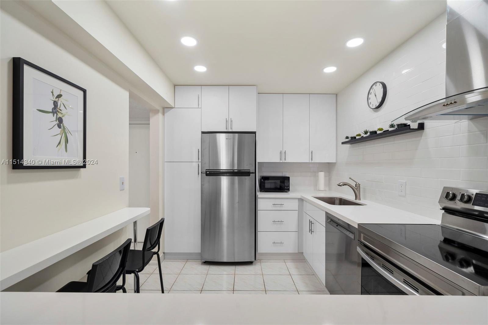 2401 S Ocean Dr 304, Hollywood, Florida 33019, 2 Bedrooms Bedrooms, ,2 BathroomsBathrooms,Residential,For Sale,2401 S Ocean Dr 304,A11514340