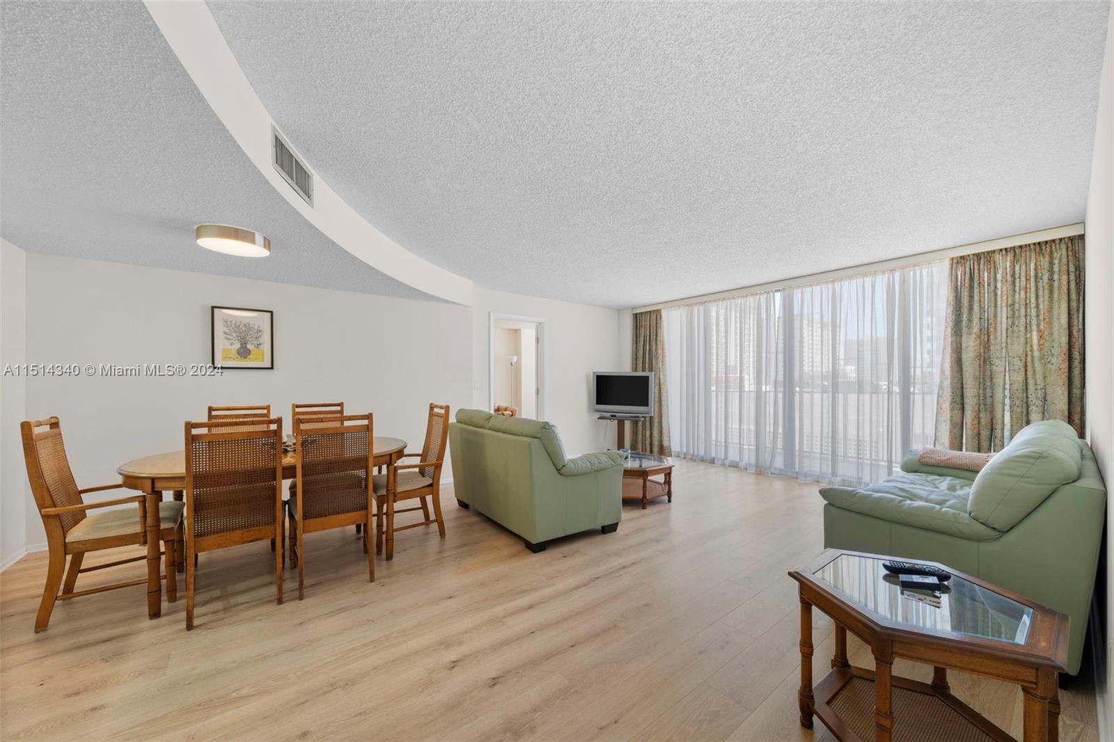 2401 S Ocean Dr 304, Hollywood, Florida 33019, 2 Bedrooms Bedrooms, ,2 BathroomsBathrooms,Residential,For Sale,2401 S Ocean Dr 304,A11514340