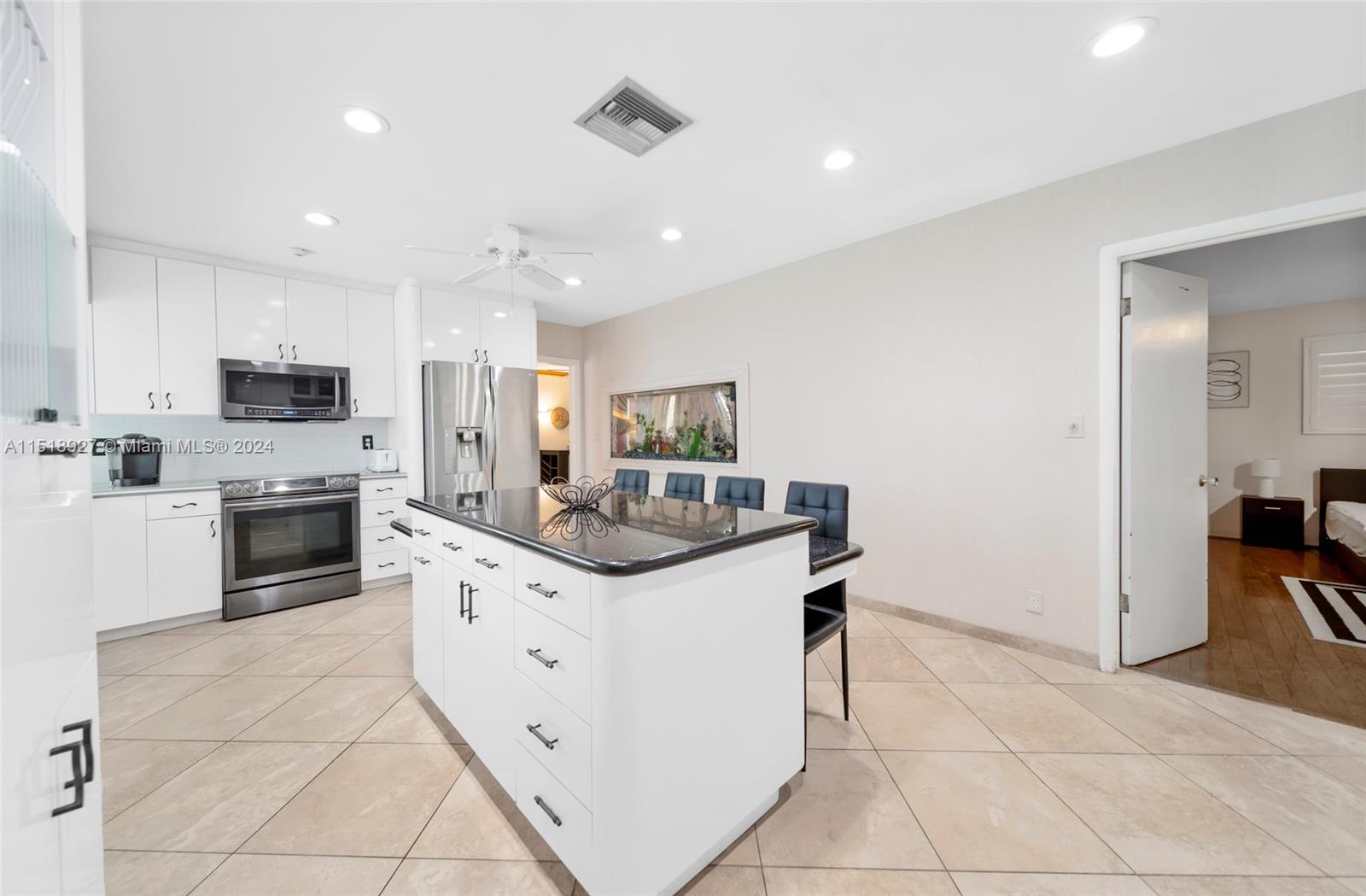5451 Taylor St 0, Hollywood, Florida 33021, 4 Bedrooms Bedrooms, ,2 BathroomsBathrooms,Residentiallease,For Rent,5451 Taylor St 0,A11518927