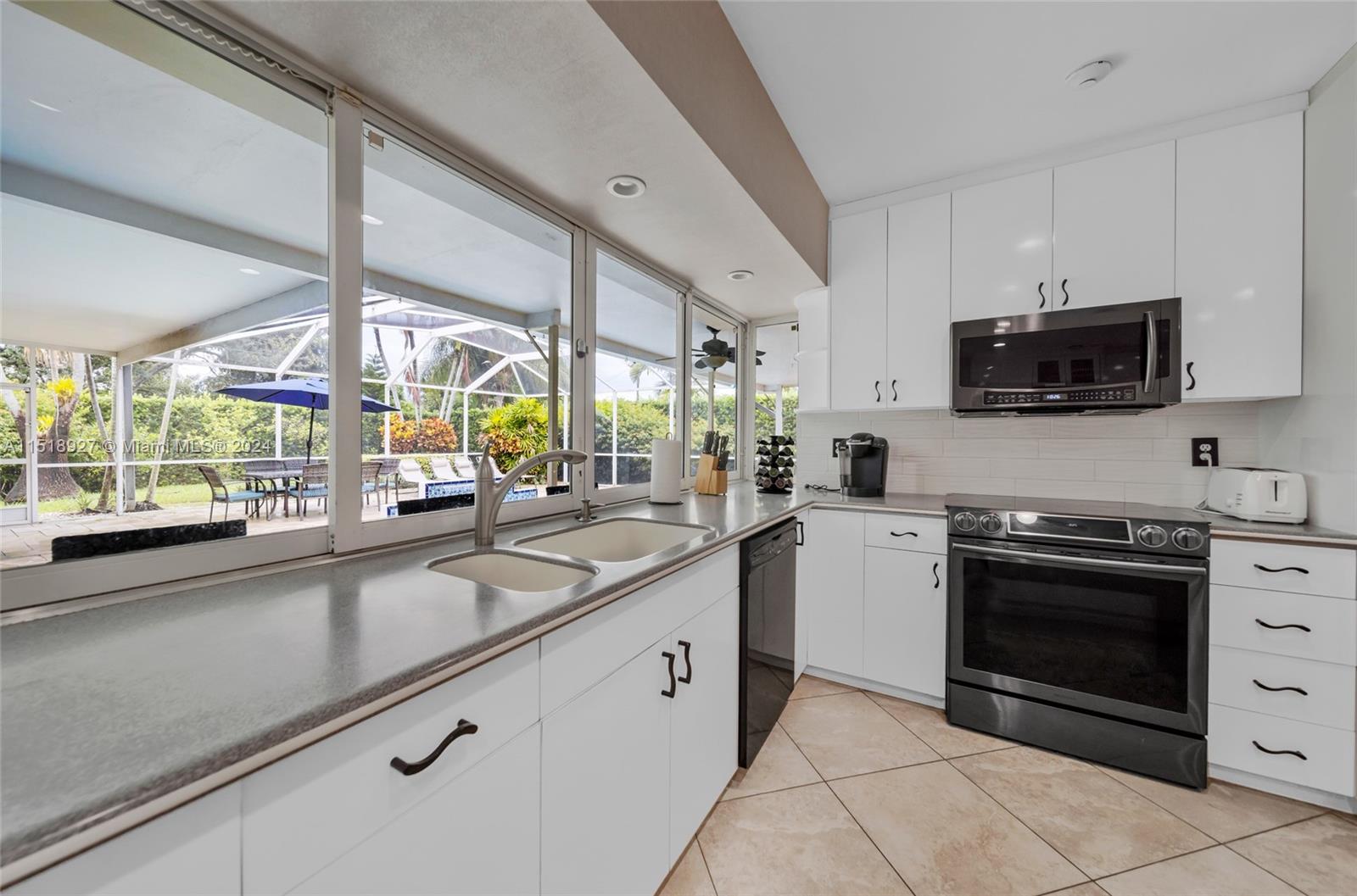 5451 Taylor St 0, Hollywood, Florida 33021, 4 Bedrooms Bedrooms, ,2 BathroomsBathrooms,Residentiallease,For Rent,5451 Taylor St 0,A11518927