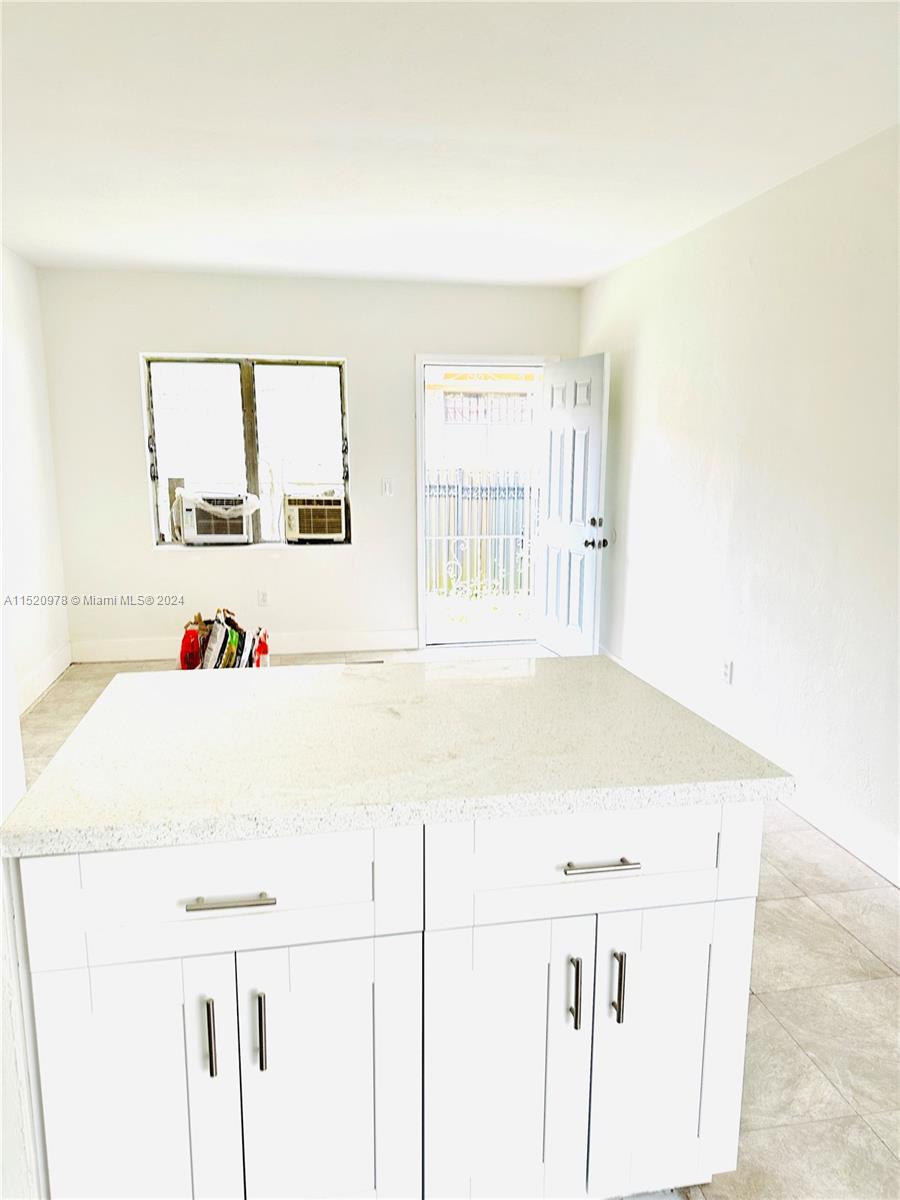 173 NW 56th St 2, Miami, Florida 33127, 1 Bedroom Bedrooms, ,1 BathroomBathrooms,Residentiallease,For Rent,173 NW 56th St 2,A11520978