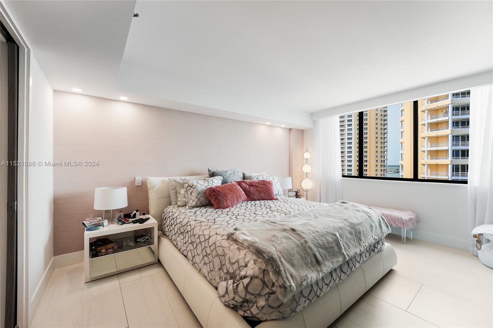 540 Brickell Key Dr 1528, Miami, Florida 33131, 2 Bedrooms Bedrooms, ,2 BathroomsBathrooms,Residential,For Sale,540 Brickell Key Dr 1528,A11521088