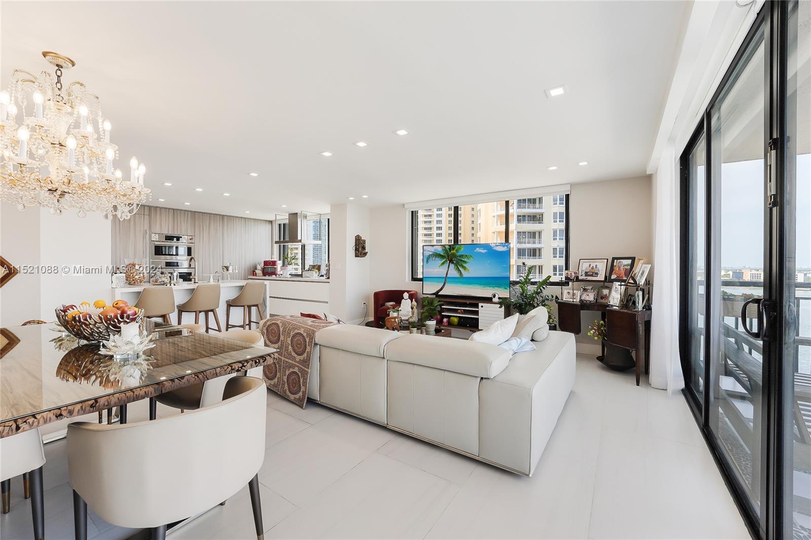 540 Brickell Key Dr 1528, Miami, Florida 33131, 2 Bedrooms Bedrooms, ,2 BathroomsBathrooms,Residential,For Sale,540 Brickell Key Dr 1528,A11521088