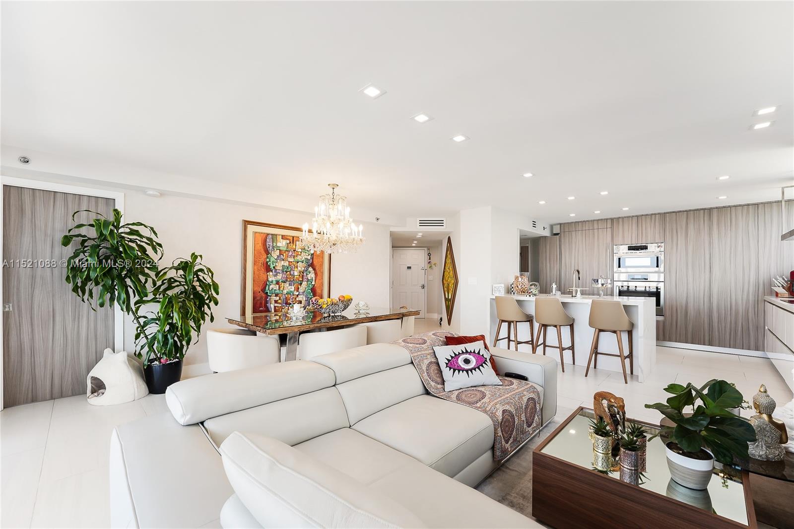 540 Brickell Key Dr 1528, Miami, Florida 33131, 2 Bedrooms Bedrooms, ,2 BathroomsBathrooms,Residential,For Sale,540 Brickell Key Dr 1528,A11521088