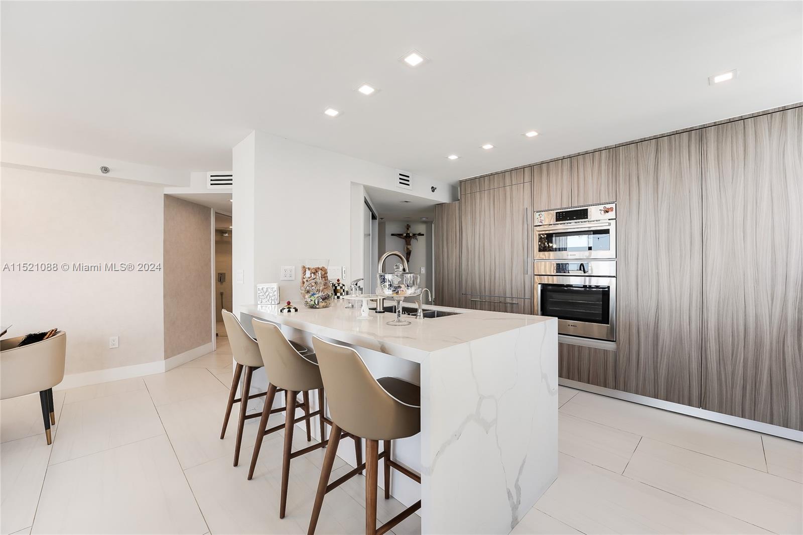 540 Brickell Key Dr 1528, Miami, Florida 33131, 2 Bedrooms Bedrooms, ,2 BathroomsBathrooms,Residential,For Sale,540 Brickell Key Dr 1528,A11521088