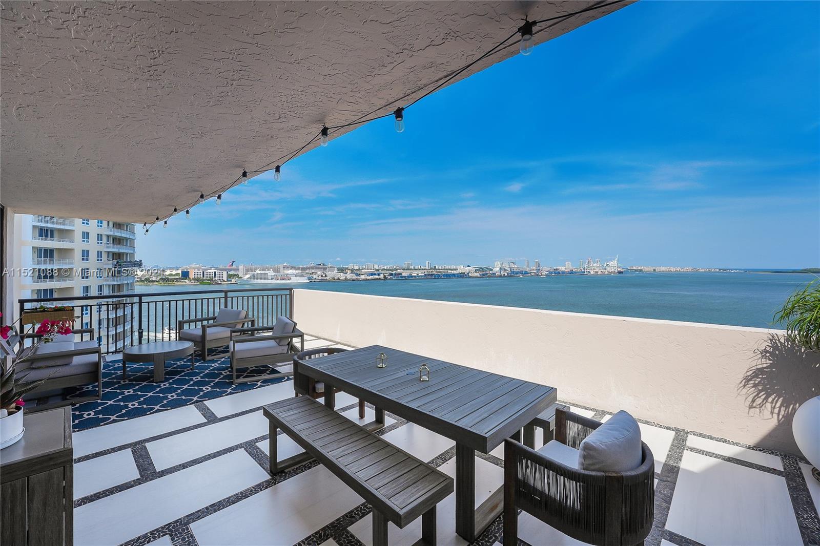540 Brickell Key Dr 1528, Miami, Florida 33131, 2 Bedrooms Bedrooms, ,2 BathroomsBathrooms,Residential,For Sale,540 Brickell Key Dr 1528,A11521088