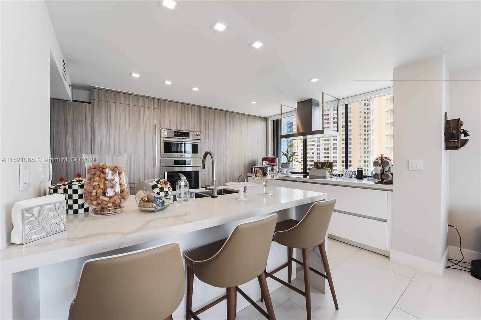 540 Brickell Key Dr 1528, Miami, Florida 33131, 2 Bedrooms Bedrooms, ,2 BathroomsBathrooms,Residential,For Sale,540 Brickell Key Dr 1528,A11521088