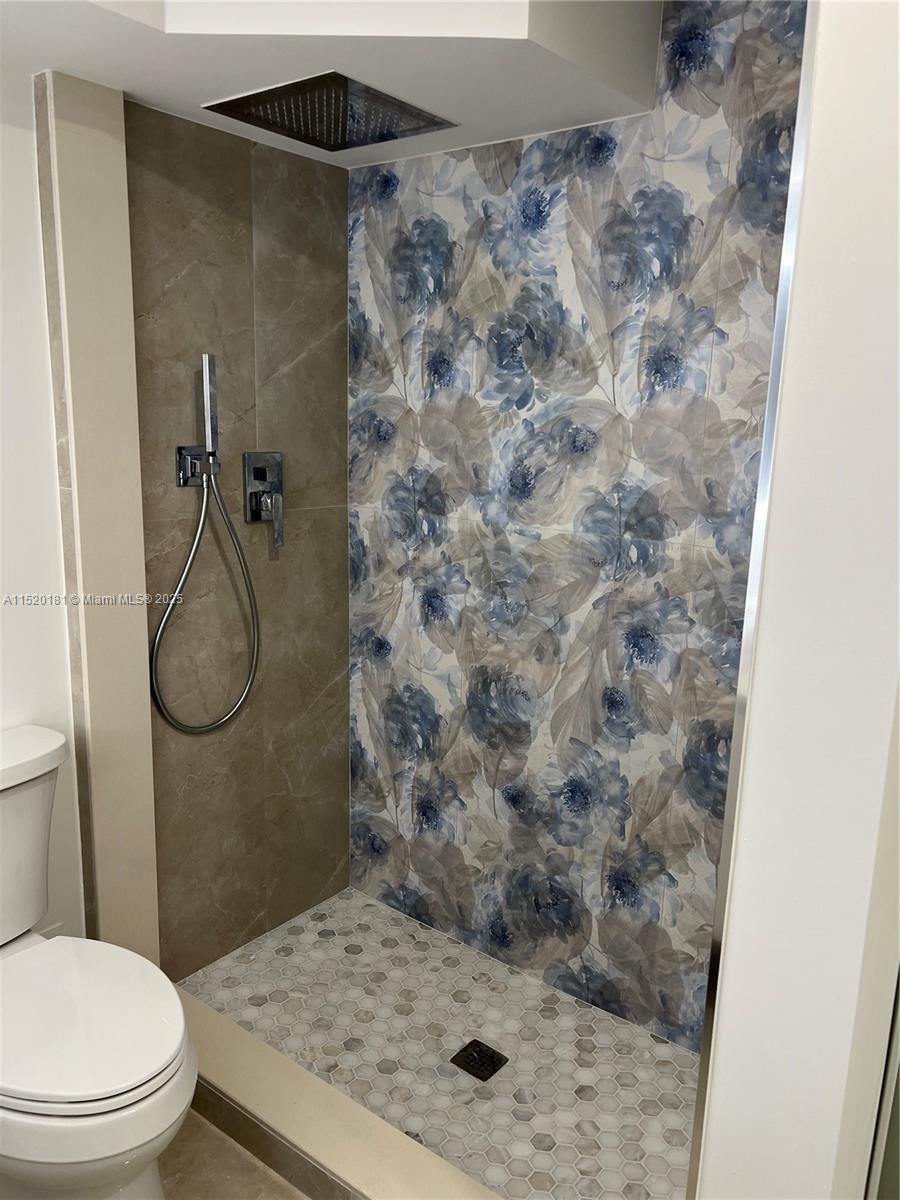 Sunny Isles Beach, Florida 33160, 4 Bedrooms Bedrooms, ,3 BathroomsBathrooms,Residential,For Sale,A11520181
