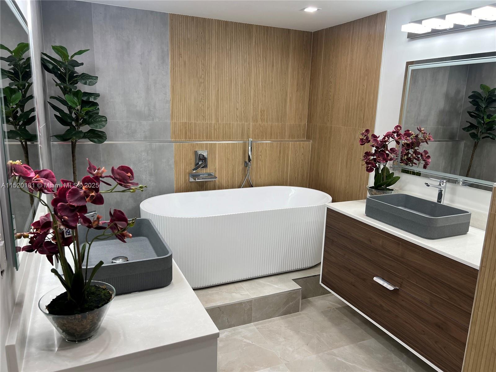 Sunny Isles Beach, Florida 33160, 4 Bedrooms Bedrooms, ,3 BathroomsBathrooms,Residential,For Sale,A11520181