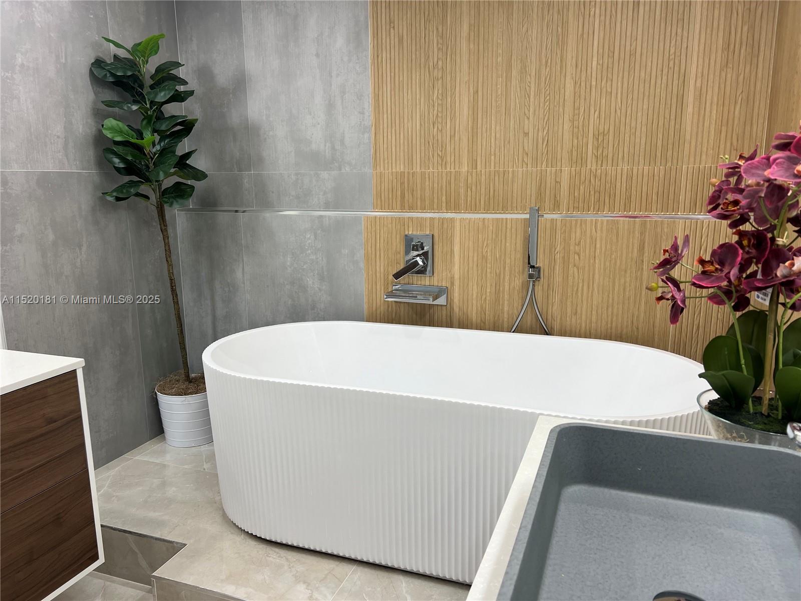 Sunny Isles Beach, Florida 33160, 4 Bedrooms Bedrooms, ,3 BathroomsBathrooms,Residential,For Sale,A11520181