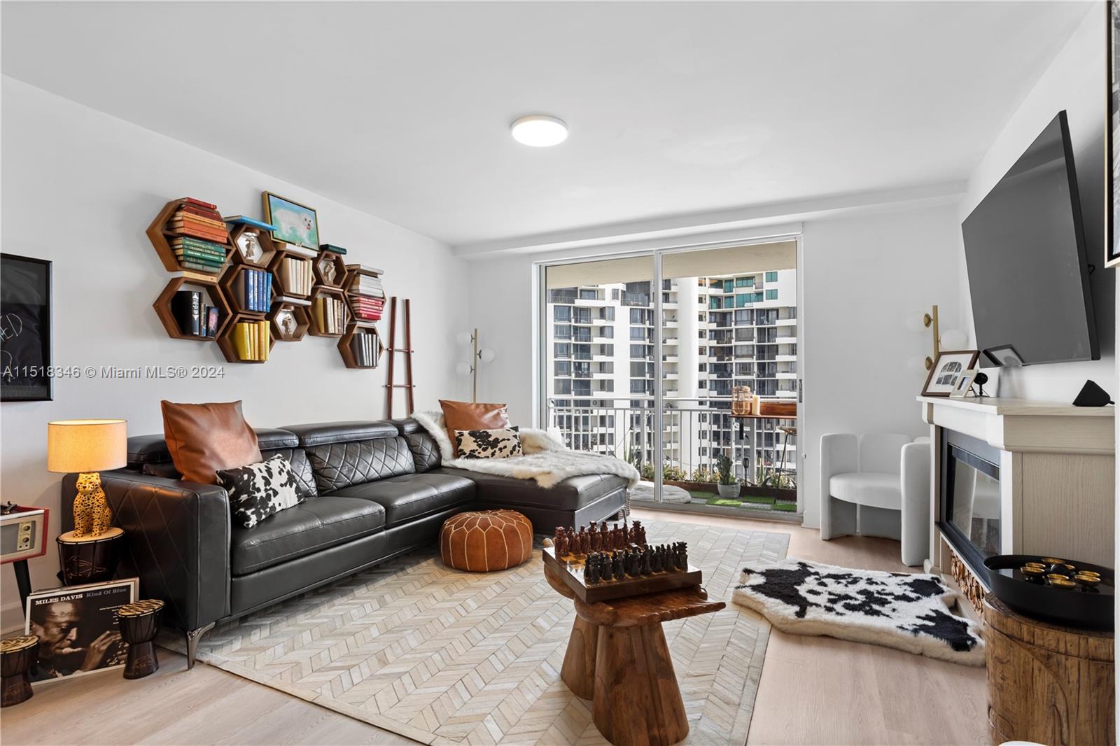 770 Claughton Island Dr 1705, Miami, Florida 33131, 1 Bedroom Bedrooms, ,1 BathroomBathrooms,Residential,For Sale,770 Claughton Island Dr 1705,A11518346