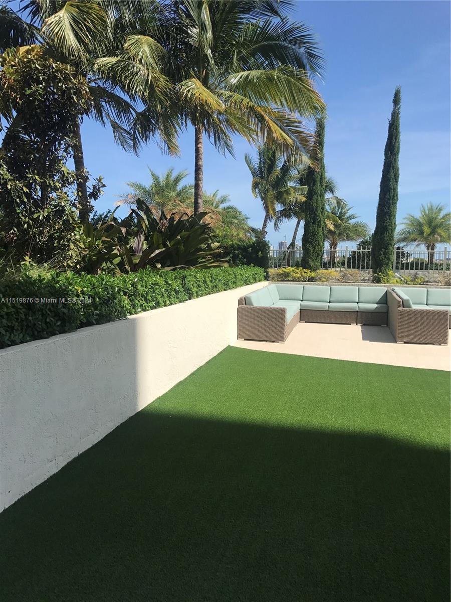 3000 CORAL WAY 1006, Coral Gables, Florida 33145, 2 Bedrooms Bedrooms, ,2 BathroomsBathrooms,Residentiallease,For Rent,3000 CORAL WAY 1006,A11519876