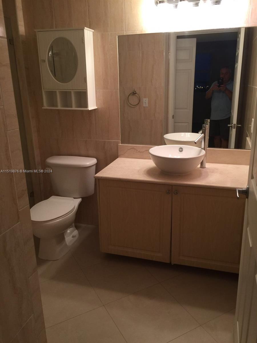 3000 CORAL WAY 1006, Coral Gables, Florida 33145, 2 Bedrooms Bedrooms, ,2 BathroomsBathrooms,Residentiallease,For Rent,3000 CORAL WAY 1006,A11519876