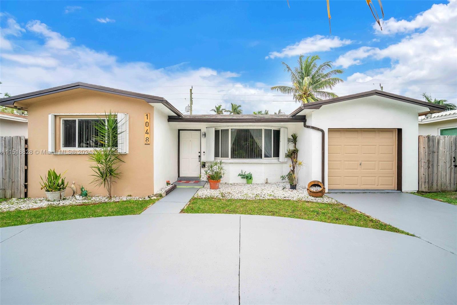 1048 Johnson St, Hollywood, Florida 33019, 5 Bedrooms Bedrooms, ,3 BathroomsBathrooms,Residential,For Sale,1048 Johnson St,A11518828