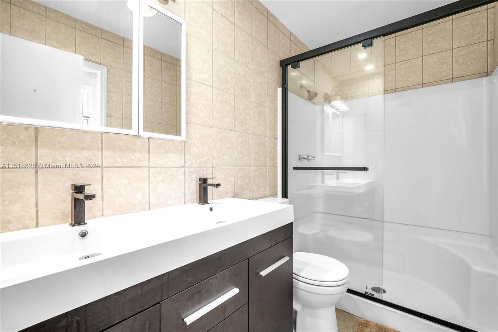 1048 Johnson St, Hollywood, Florida 33019, 5 Bedrooms Bedrooms, ,3 BathroomsBathrooms,Residential,For Sale,1048 Johnson St,A11518828