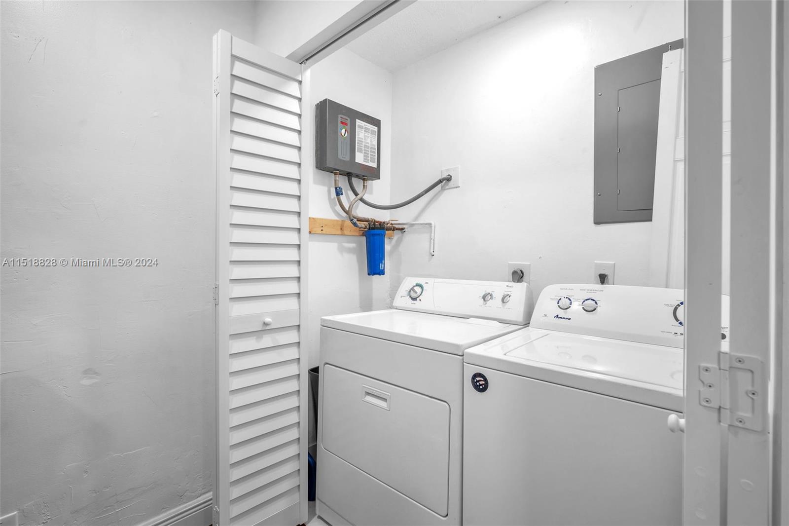 1048 Johnson St, Hollywood, Florida 33019, 5 Bedrooms Bedrooms, ,3 BathroomsBathrooms,Residential,For Sale,1048 Johnson St,A11518828