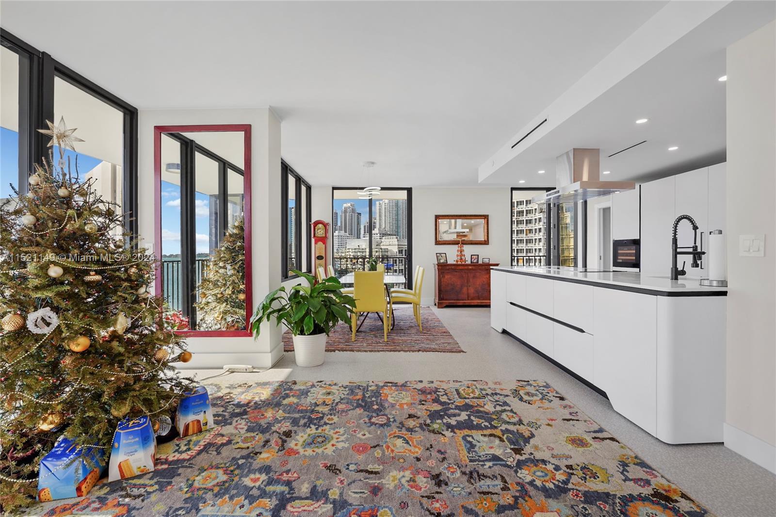 520 Brickell Key Dr A1015, Miami, Florida 33131, 2 Bedrooms Bedrooms, ,2 BathroomsBathrooms,Residential,For Sale,520 Brickell Key Dr A1015,A11521149