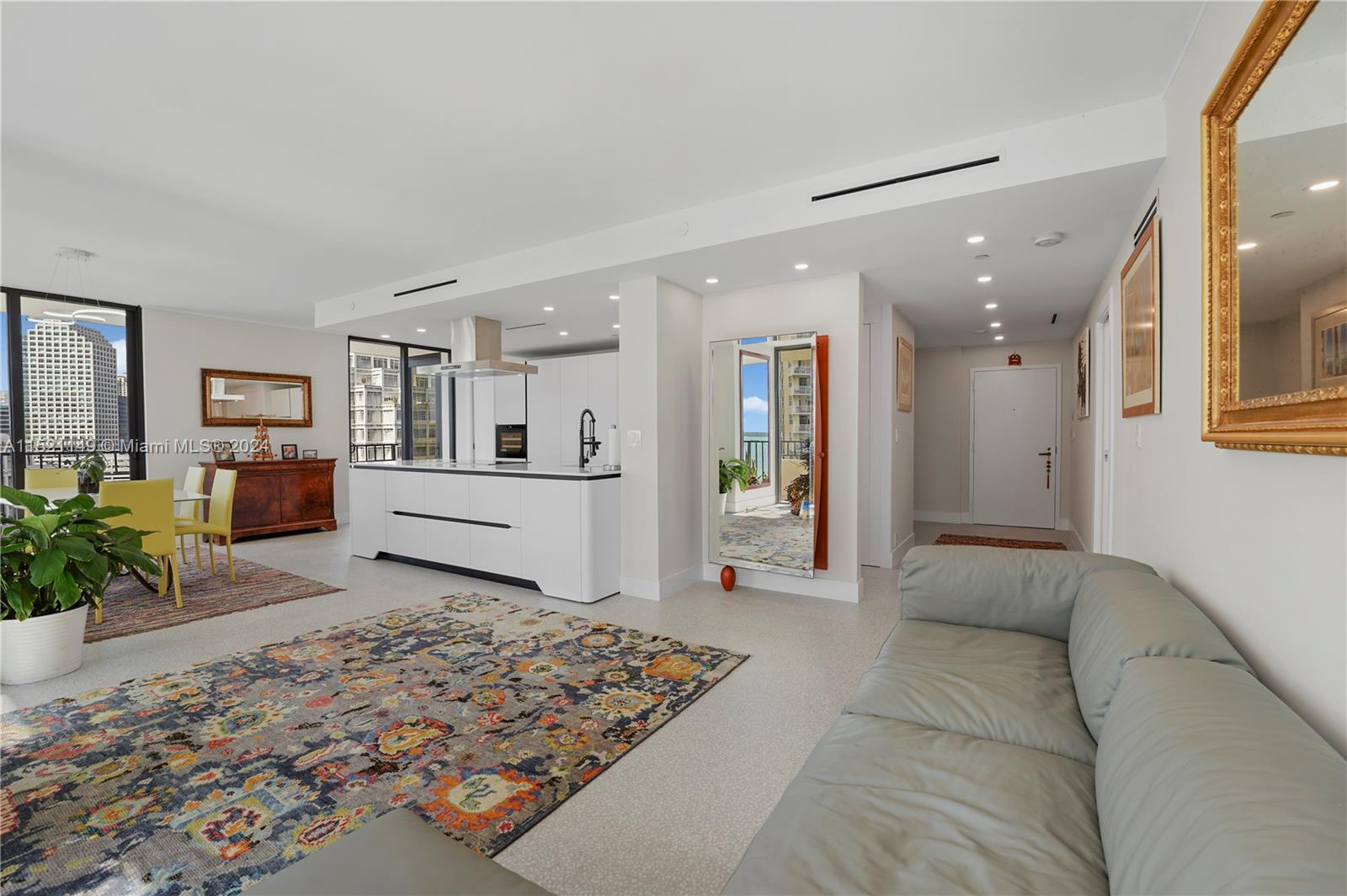 520 Brickell Key Dr A1015, Miami, Florida 33131, 2 Bedrooms Bedrooms, ,2 BathroomsBathrooms,Residential,For Sale,520 Brickell Key Dr A1015,A11521149