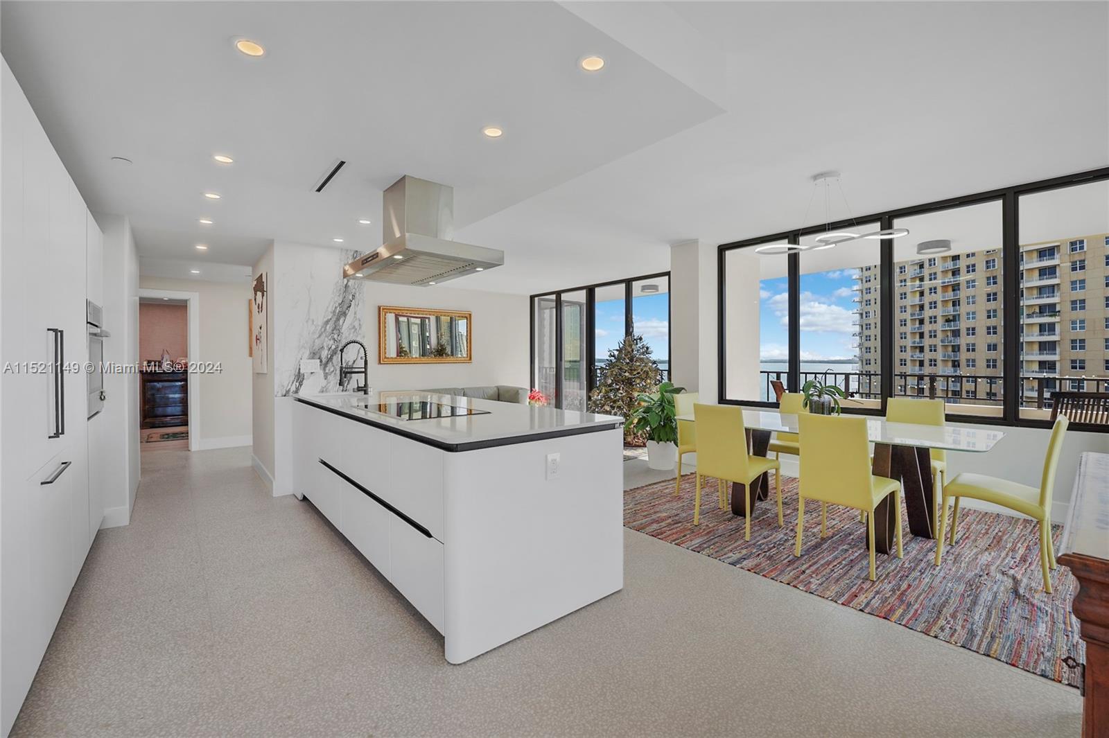 520 Brickell Key Dr A1015, Miami, Florida 33131, 2 Bedrooms Bedrooms, ,2 BathroomsBathrooms,Residential,For Sale,520 Brickell Key Dr A1015,A11521149