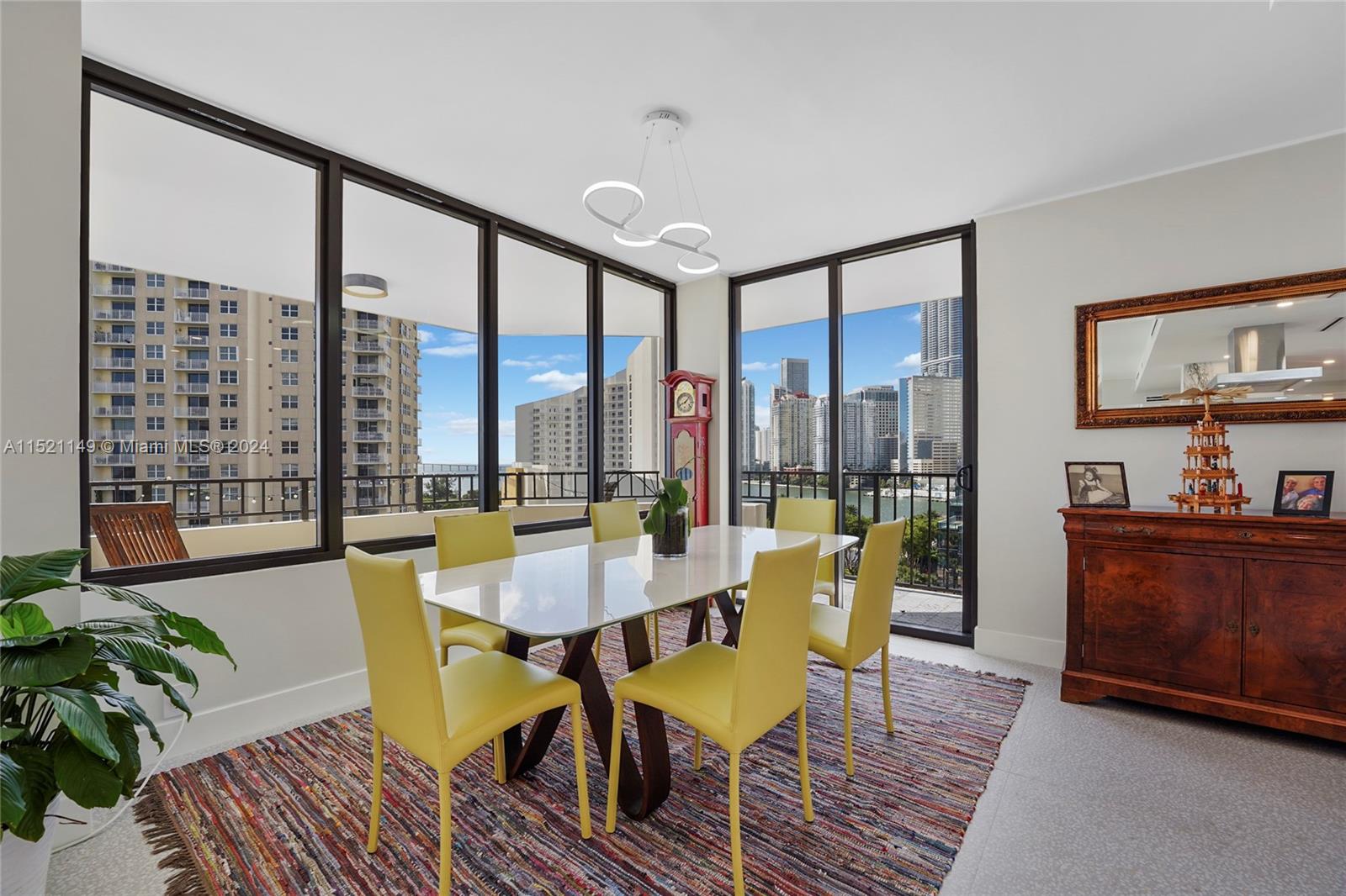 520 Brickell Key Dr A1015, Miami, Florida 33131, 2 Bedrooms Bedrooms, ,2 BathroomsBathrooms,Residential,For Sale,520 Brickell Key Dr A1015,A11521149