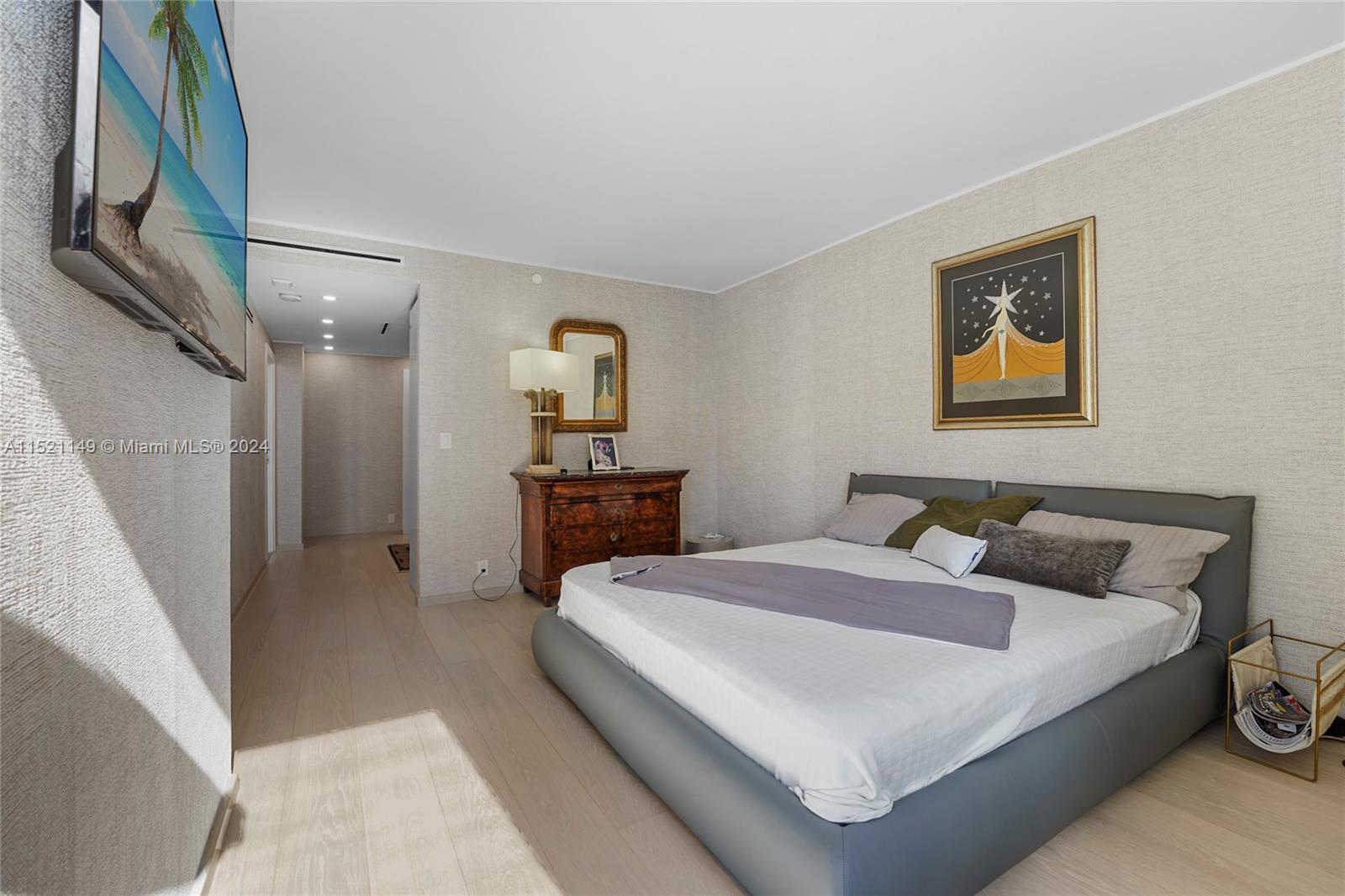 520 Brickell Key Dr A1015, Miami, Florida 33131, 2 Bedrooms Bedrooms, ,2 BathroomsBathrooms,Residential,For Sale,520 Brickell Key Dr A1015,A11521149