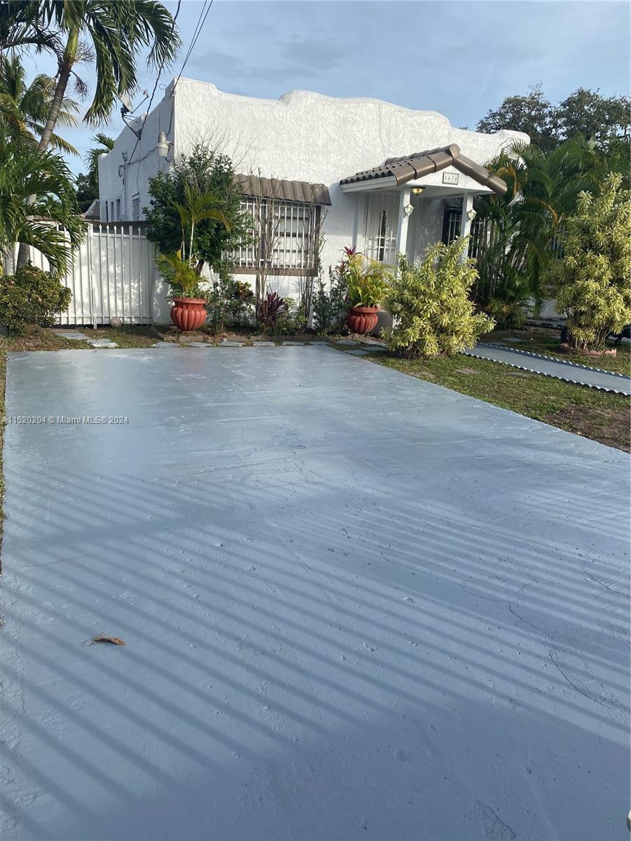 Photo 2 of 1631 NW 29th Ave in Miami - MLS A11520204