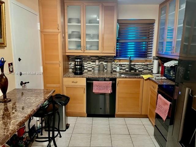 1865 S Ocean Dr 3F, Hallandale Beach, Florida 33009, 2 Bedrooms Bedrooms, ,2 BathroomsBathrooms,Residential,For Sale,1865 S Ocean Dr 3F,A11521197