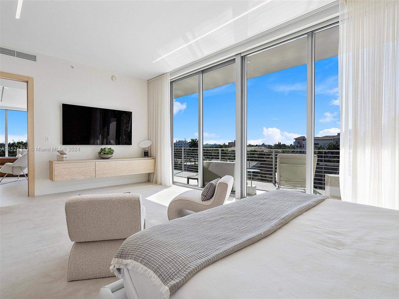 21 Isle Of Venice Dr PH1, Fort Lauderdale, Florida 33301, 4 Bedrooms Bedrooms, ,3 BathroomsBathrooms,Residentiallease,For Rent,21 Isle Of Venice Dr PH1,A11521333