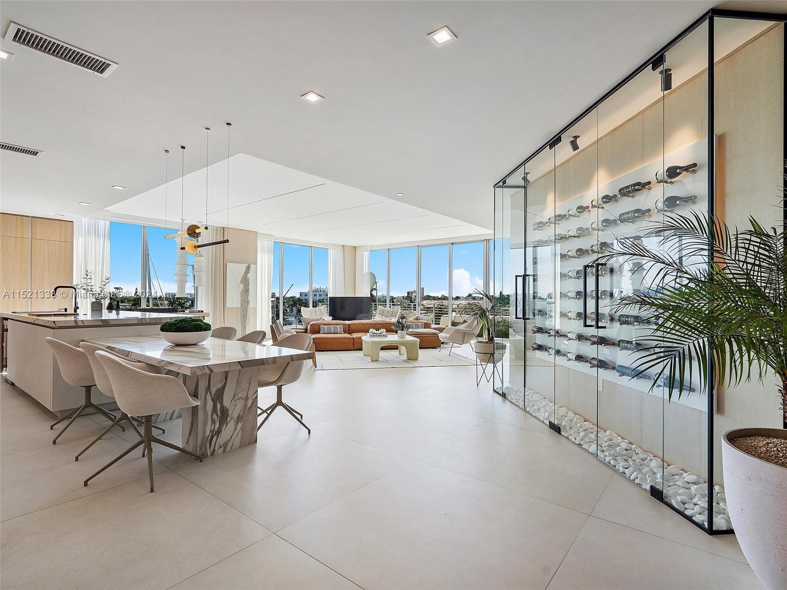 21 Isle Of Venice Dr PH1, Fort Lauderdale, Florida 33301, 4 Bedrooms Bedrooms, ,3 BathroomsBathrooms,Residentiallease,For Rent,21 Isle Of Venice Dr PH1,A11521333