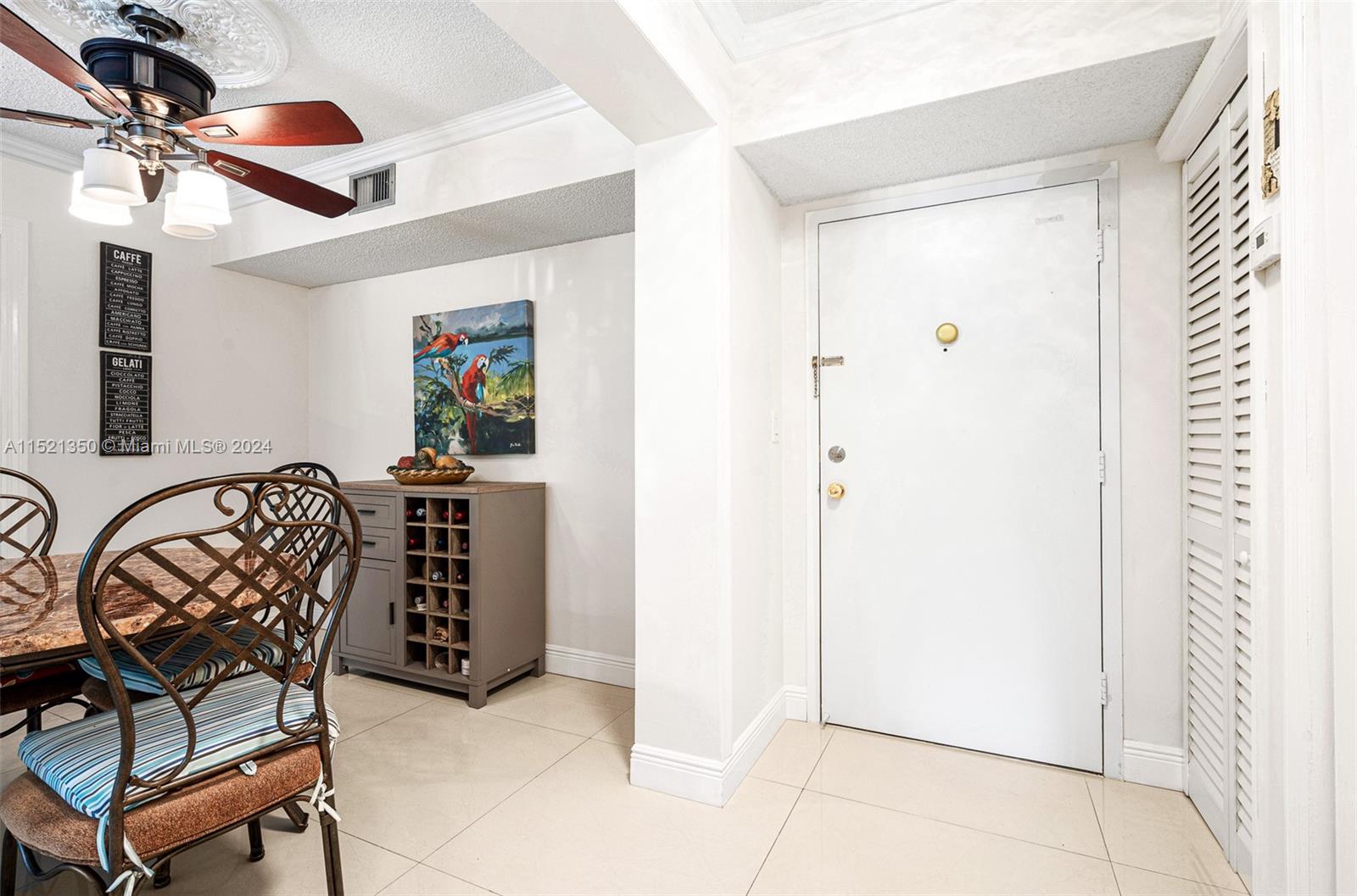 401 NE 14th Ave 104, Hallandale Beach, Florida 33009, 2 Bedrooms Bedrooms, ,2 BathroomsBathrooms,Residential,For Sale,401 NE 14th Ave 104,A11521350