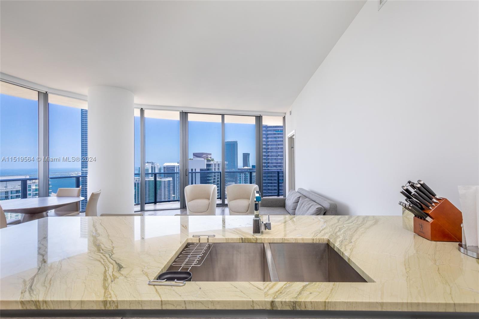 801 S Miami Ave 4804, Miami, Florida 33130, 3 Bedrooms Bedrooms, ,3 BathroomsBathrooms,Residentiallease,For Rent,801 S Miami Ave 4804,A11519564