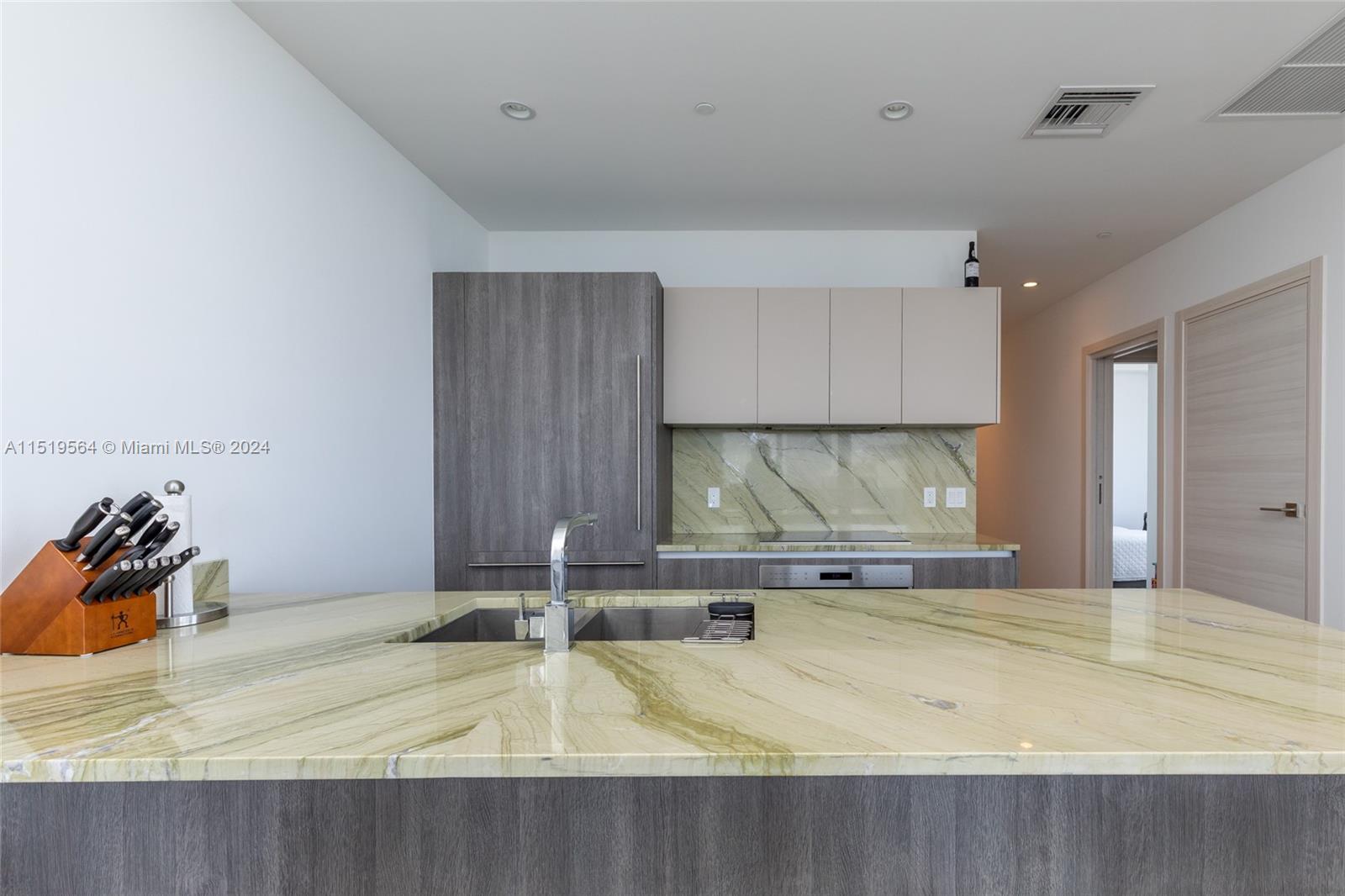 801 S Miami Ave 4804, Miami, Florida 33130, 3 Bedrooms Bedrooms, ,3 BathroomsBathrooms,Residentiallease,For Rent,801 S Miami Ave 4804,A11519564